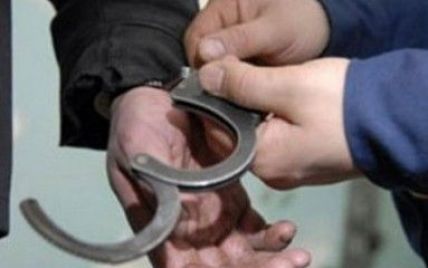 Суд позбавив погонів міліціонера за пограбування бутіка в Києві