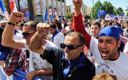 У Тбілісі 100 тисяч грузинів бунтують проти Саакашвілі