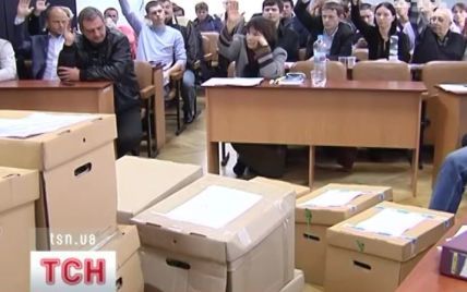 В Днепровском районе Киева подсчет голосов превратился в ад