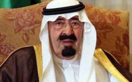 Король Саудівської Аравії передав владу кронпринцу і зник за кордоном