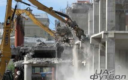 Знесений торговельний центр перед "Олімпійським" знову побудуть