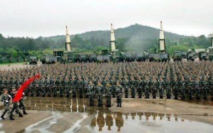 Китай заявив про відмову від ядерної гонки озброєнь