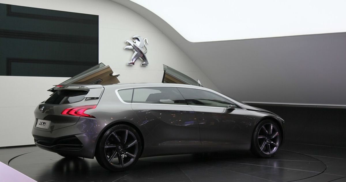 Во Франкфурте компания Peugeot представила концептуальный гибрид HX1