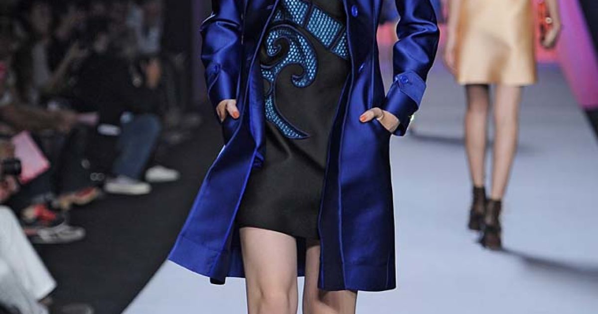 Viktor and Rolf прет-а-порте весна-лето 2012 / © EastNews