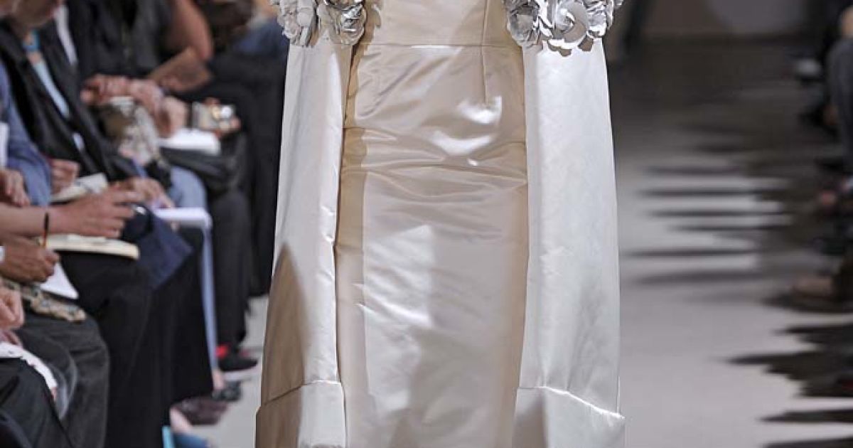Comme des Garcons прет-а-порте весна-лето 2012 / © EastNews