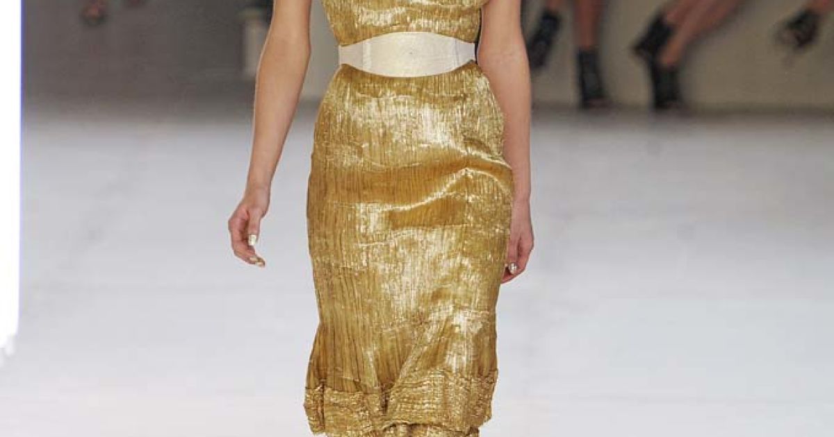 Alexander McQueen прет-а-порте весна-лето 2012 / © EastNews