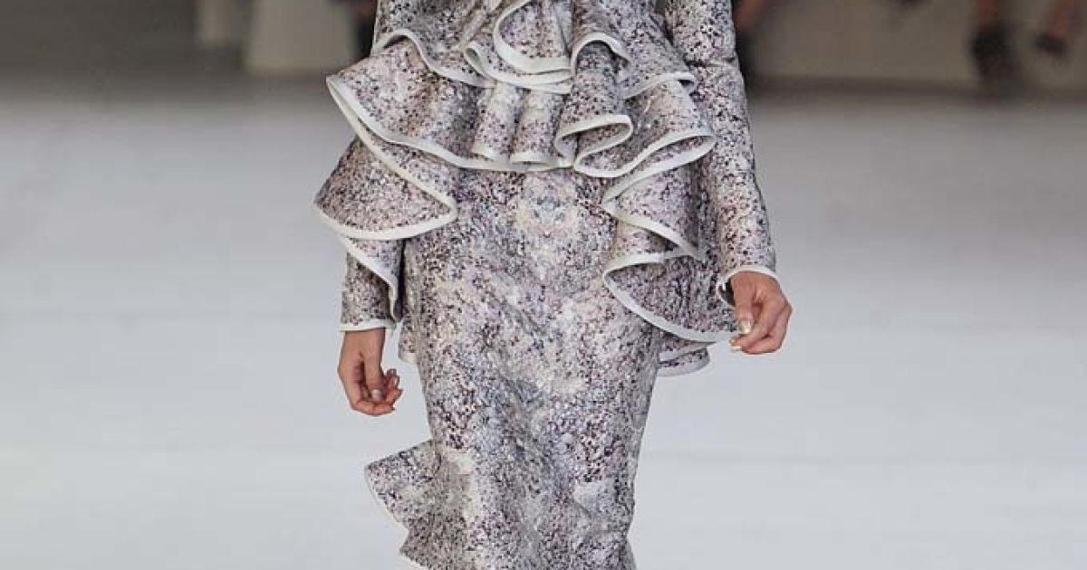 Alexander McQueen рет-а-порте весна-лето 2012 / © EastNews