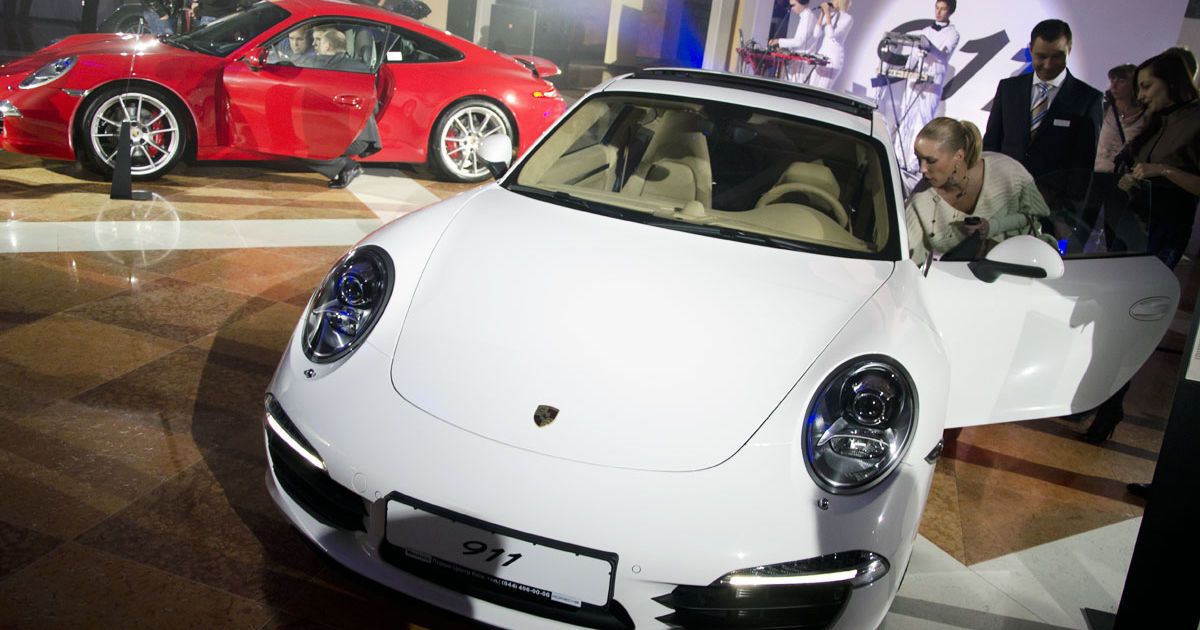 В Украину привезли новый Porsche 911_24