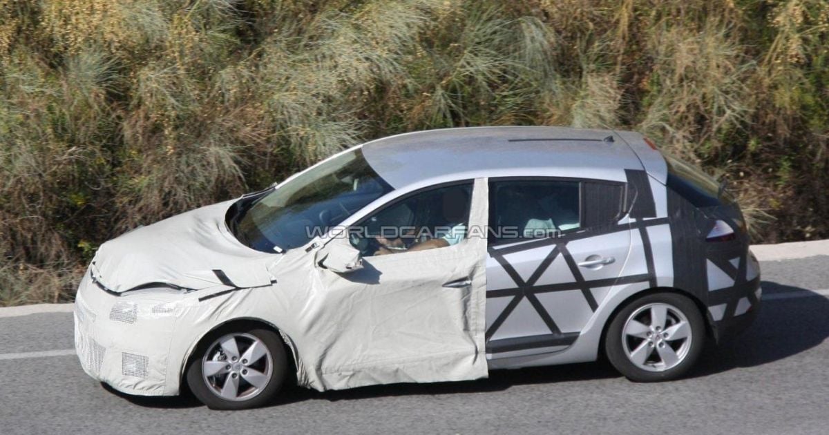 В Европе проводят испытания рестайлингового Renault Megane
