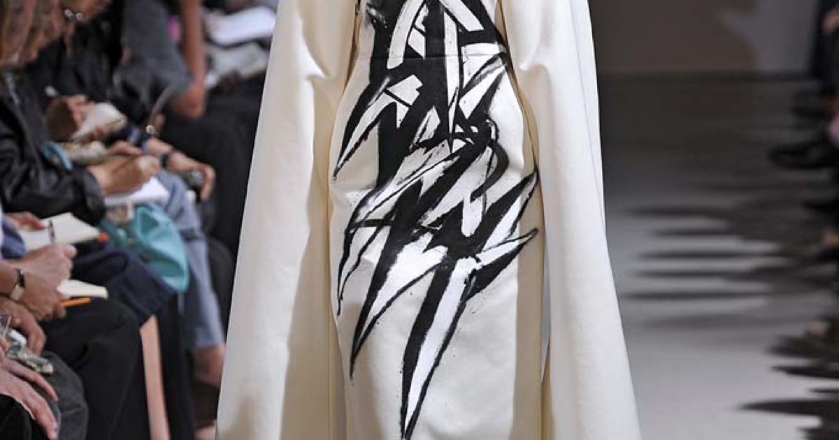Comme des Garcons прет-а-порте весна-лето 2012 / © EastNews