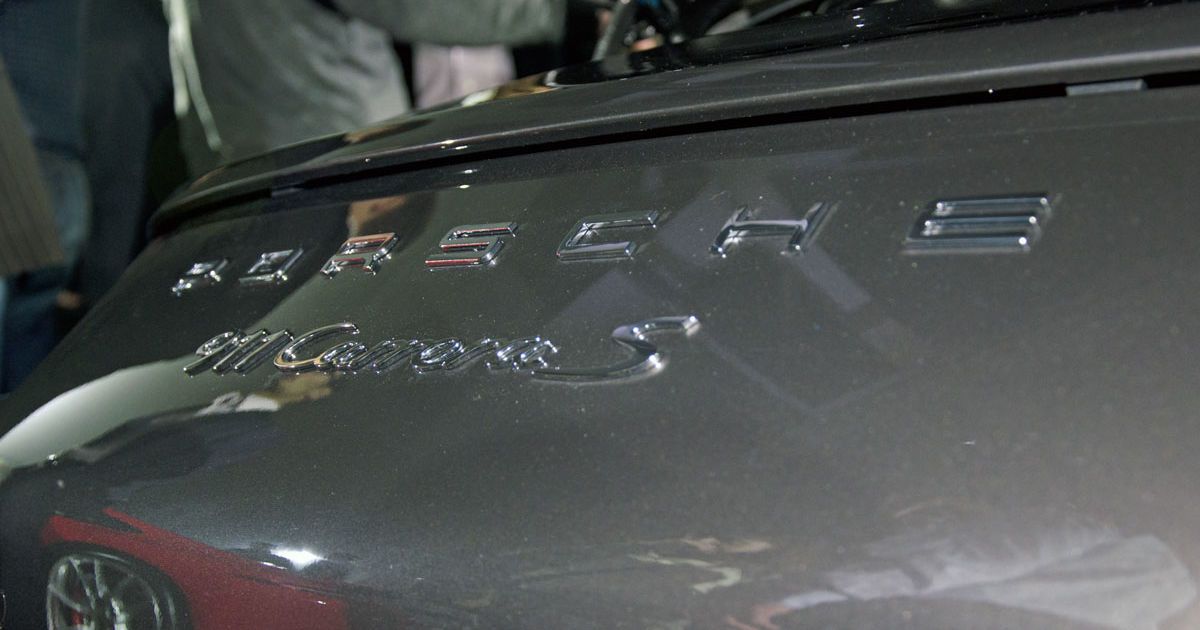 В Украину привезли новый Porsche 911_14
