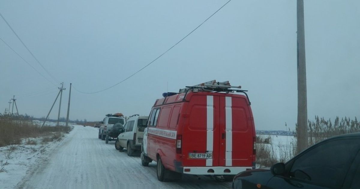 На речке Ингул ледовые гонки закончились аварией_4