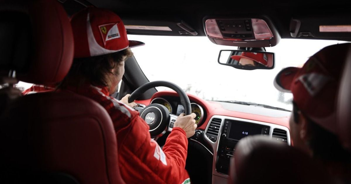 Ferrari подарила пилотам заряженные Grand Cherokee_6