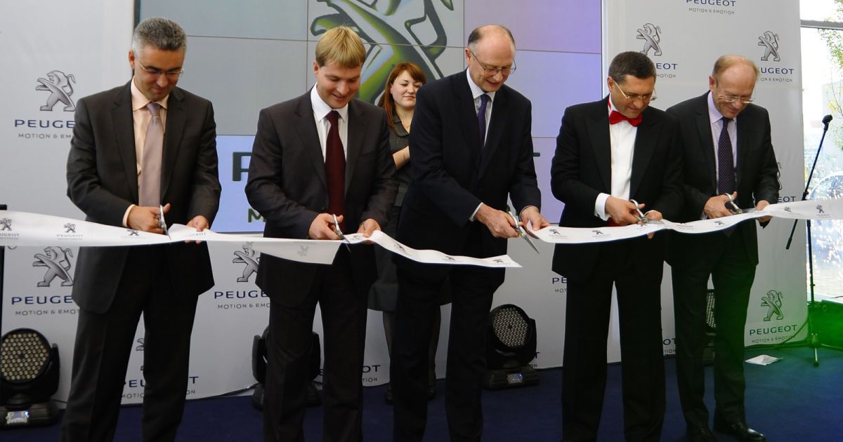 Peugeot открыл в Киеве концептуальный автосалон
