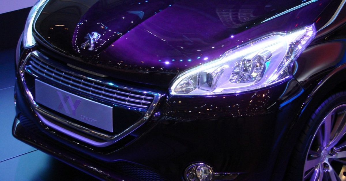 Peugeot 208 Geneva_10