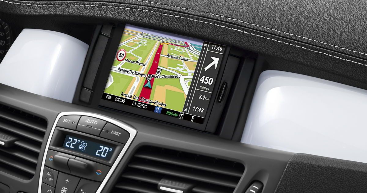2012 Renault Laguna_8