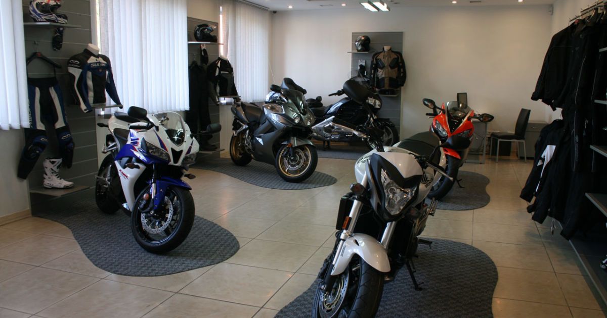 В Киеве открылся новый салон мотоциклов Honda