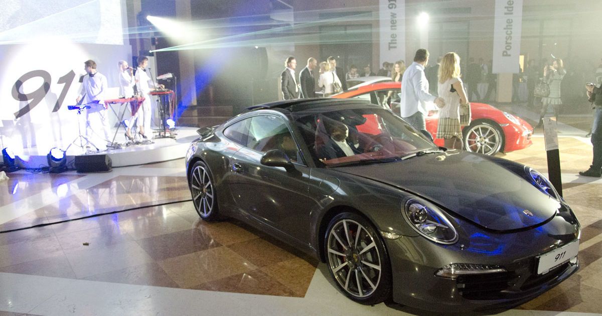 В Украину привезли новый Porsche 911_40