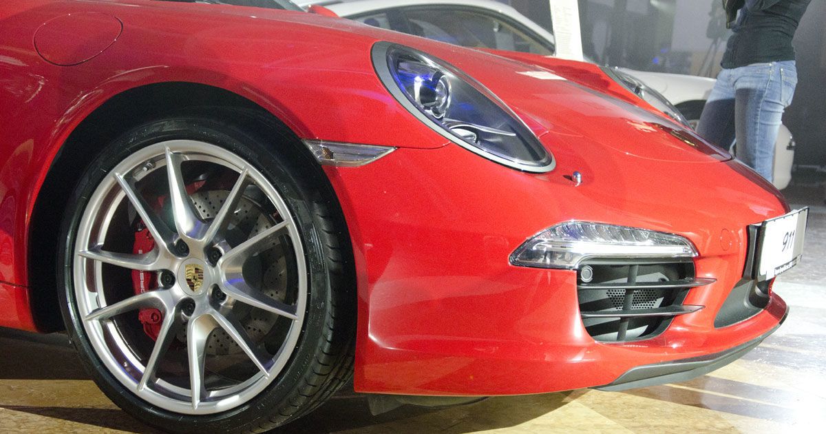 В Украину привезли новый Porsche 911_30