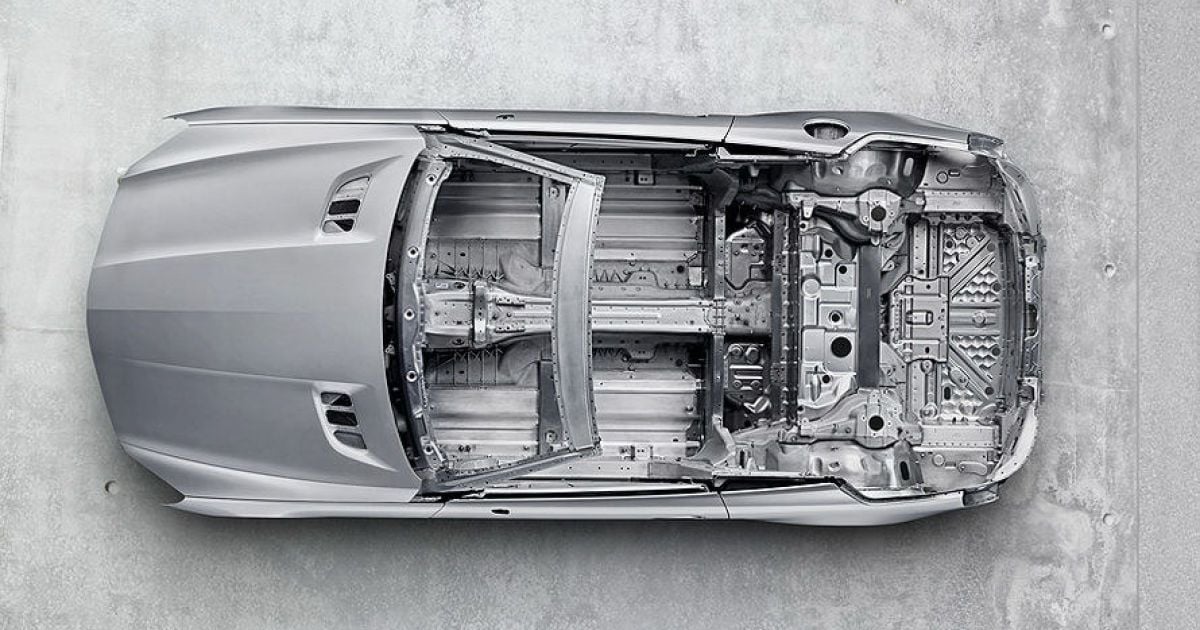 Журналисты увидели Mercedes SL нового поколения_13