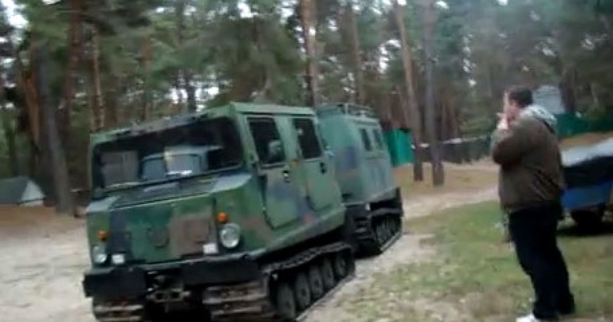В детском лагере на Полтавщине нашли броневик для депутатской охоты