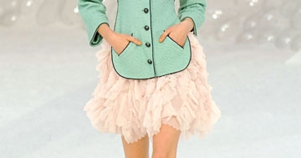 Chanel весна-лето 2012