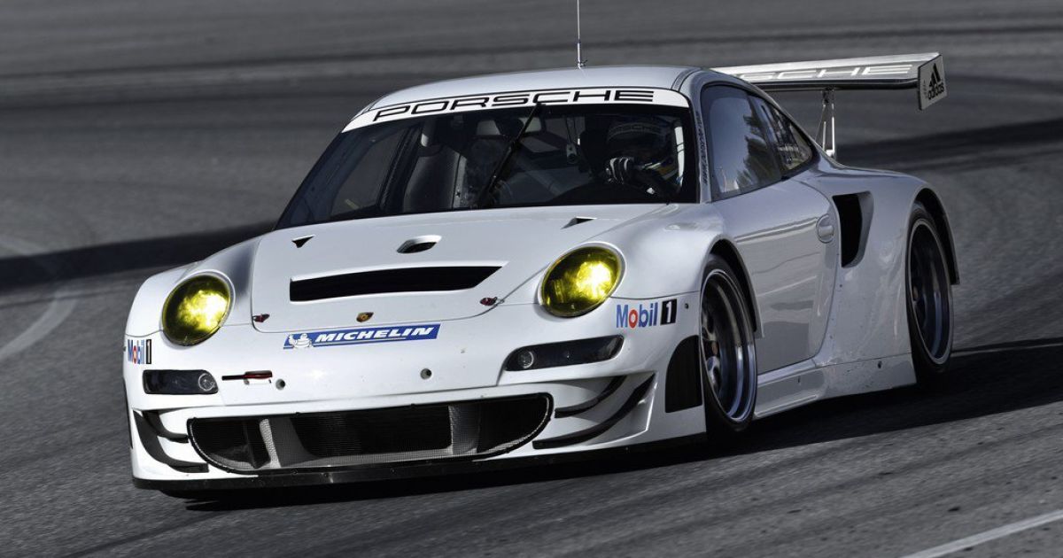 Porsche представил своего гоночного "монстра" - 911 GT3 RSR