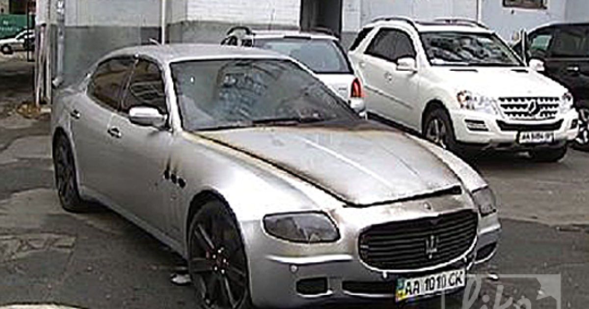 Maserati Quattroporte Милевского подожгли в центре Киева
