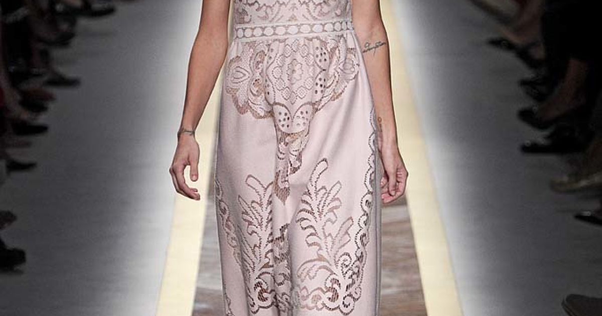 Valentino прет-а-порте весна-лето 2012 / © EastNews