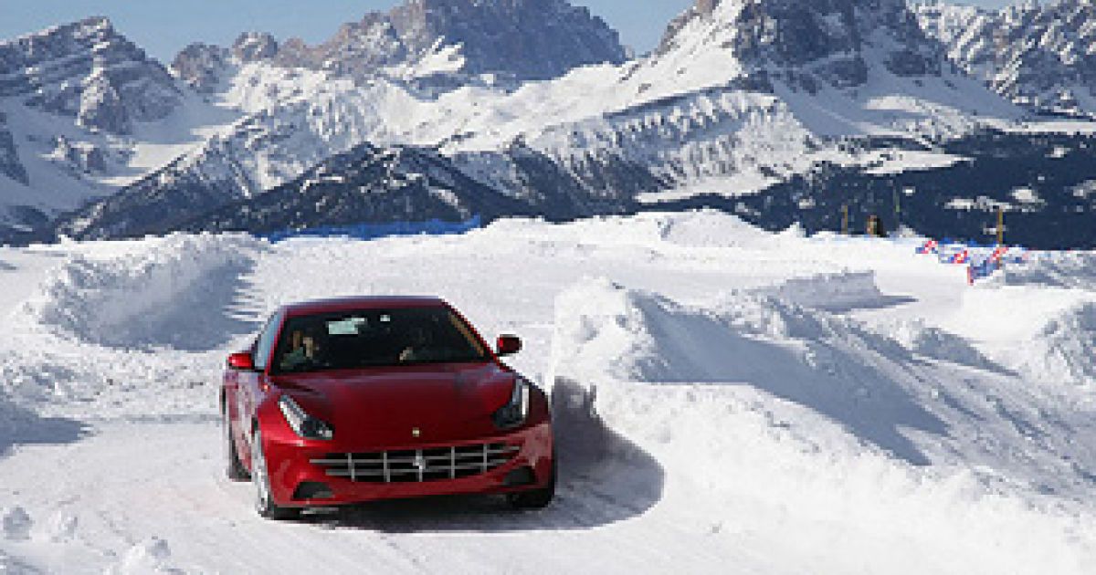 Ferrari научит своих клиентов зимнему вождению