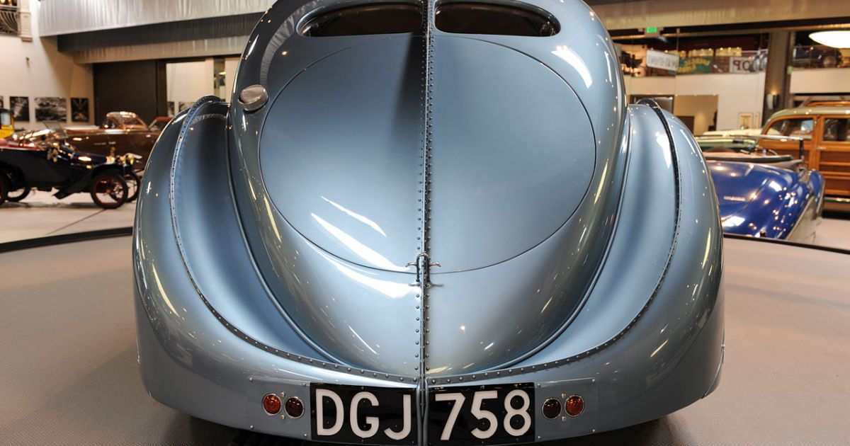Bugatti 1938 года был продан за $ 38 млн_8