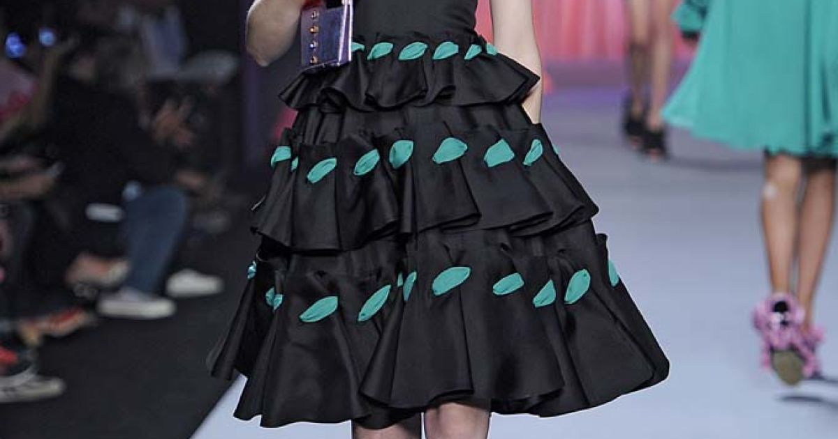 Viktor and Rolf прет-а-порте весна-лето 2012 / © EastNews