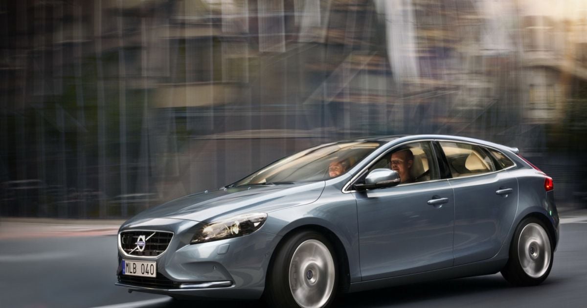 2013 Volvo V40_13