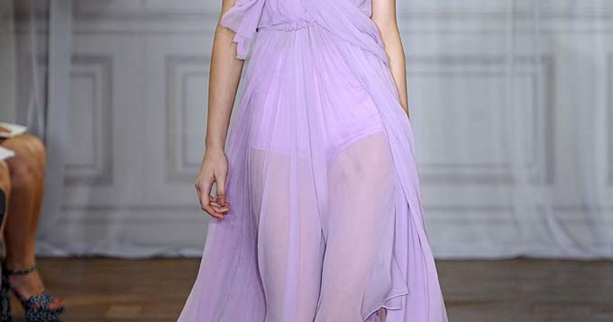 Nina Ricci прет-а-порте весна-лето 2012 / © EastNews