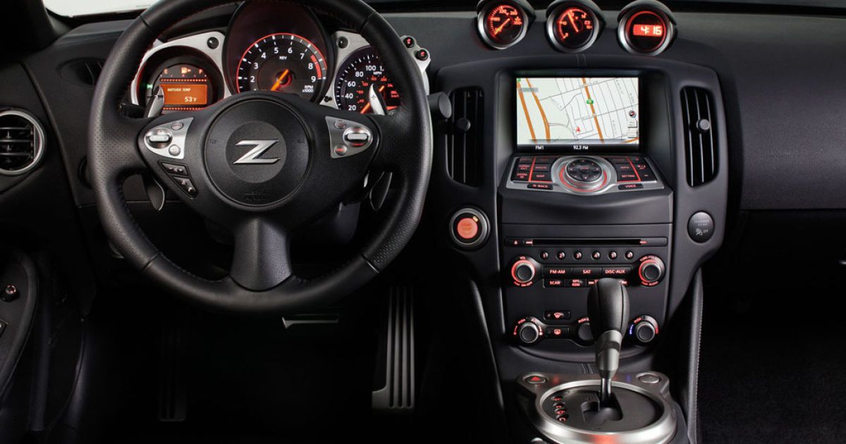 Nissan обновил купе 370Z_10