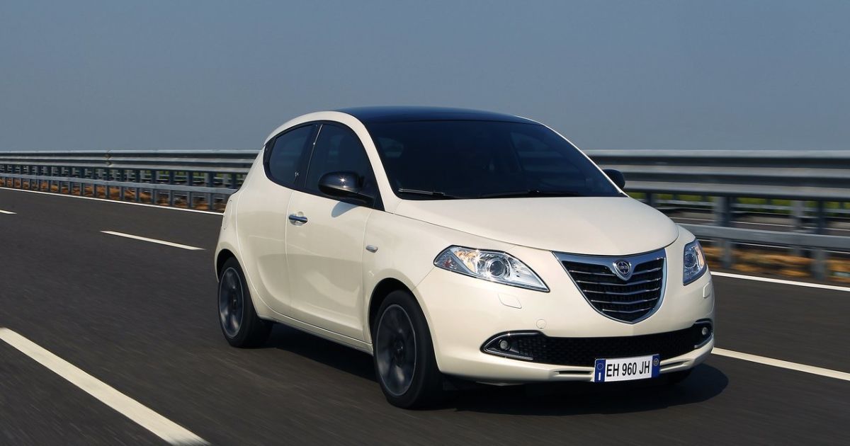 2012 Lancia Ypsilon_7