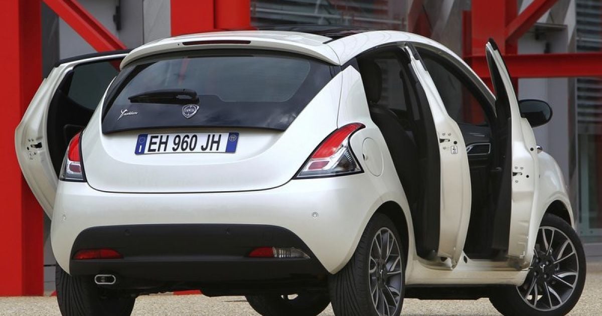 2012 Lancia Ypsilon_21