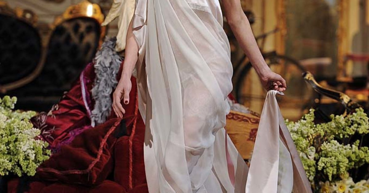 John Galliano прет-а-порте осень-зима 2011-2012 / © EastNews