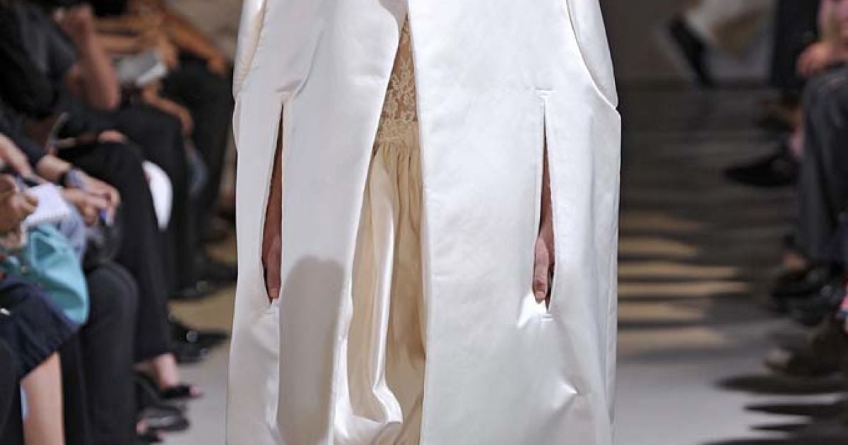 Comme des Garcons прет-а-порте весна-лето 2012 / © EastNews