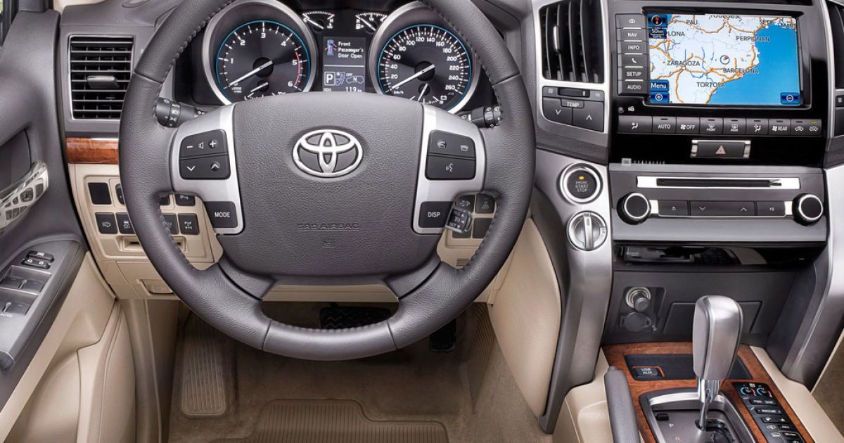 Toyota показала Land Cruiser 200 для Европы_2