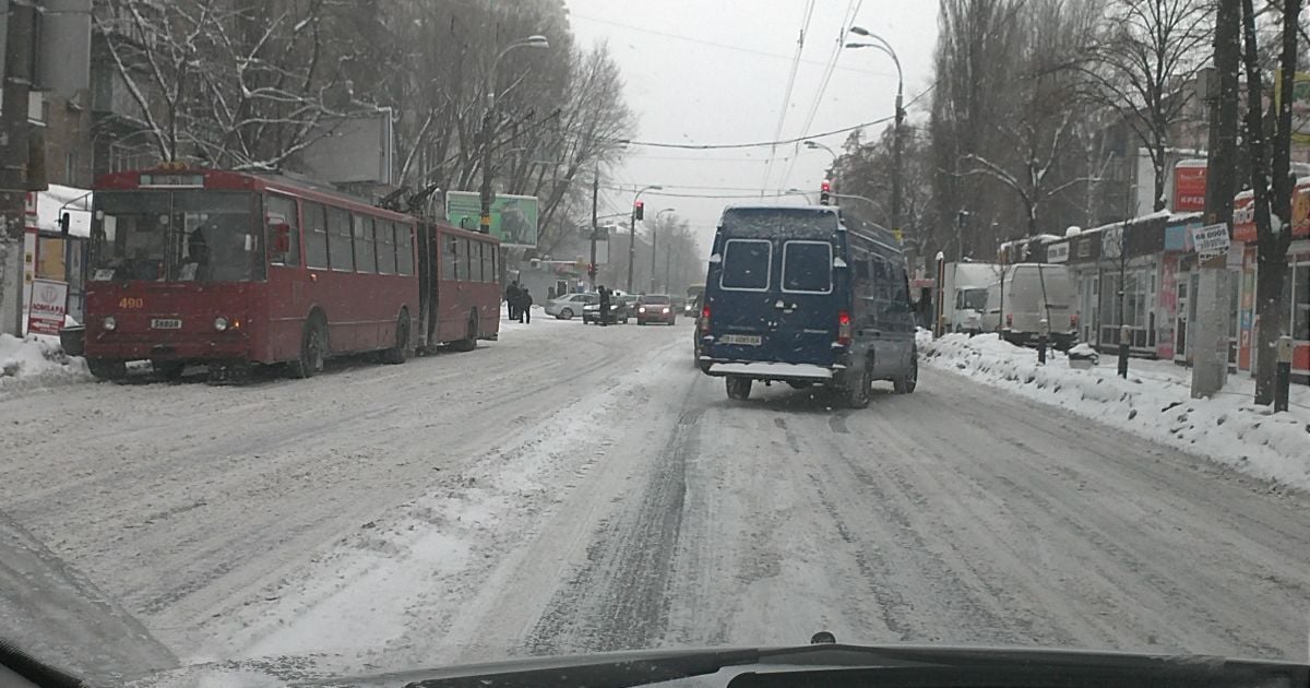 В Киеве снова никто не чистит дороги