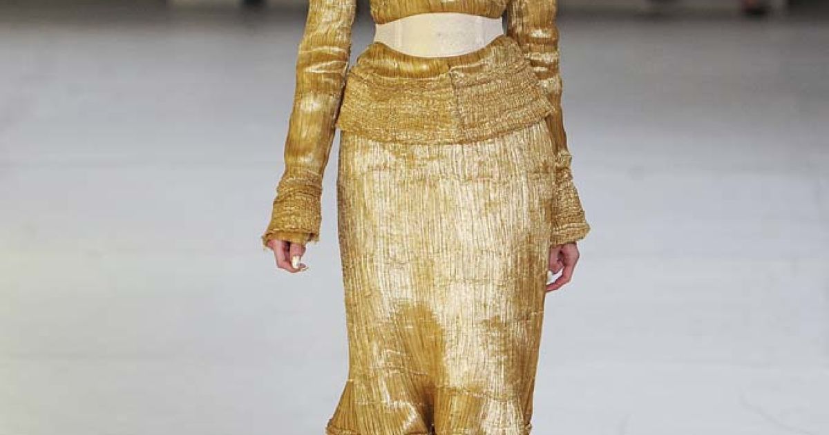Alexander McQueen прет-а-порте весна-лето 2012 / © EastNews