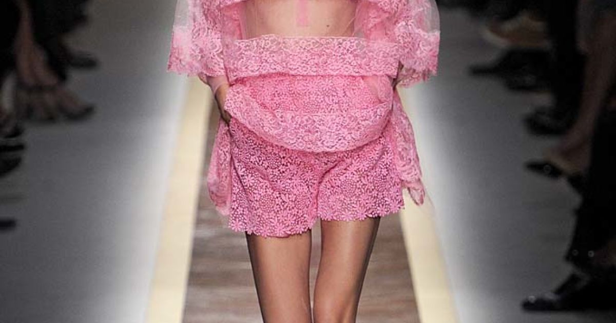 Valentino прет-а-порте весна-лето 2012 / © EastNews