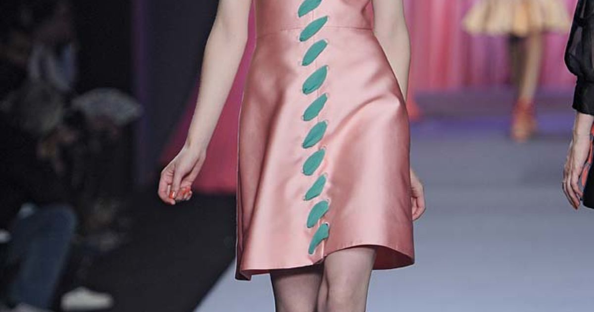 Viktor and Rolf прет-а-порте весна-лето 2012 / © EastNews