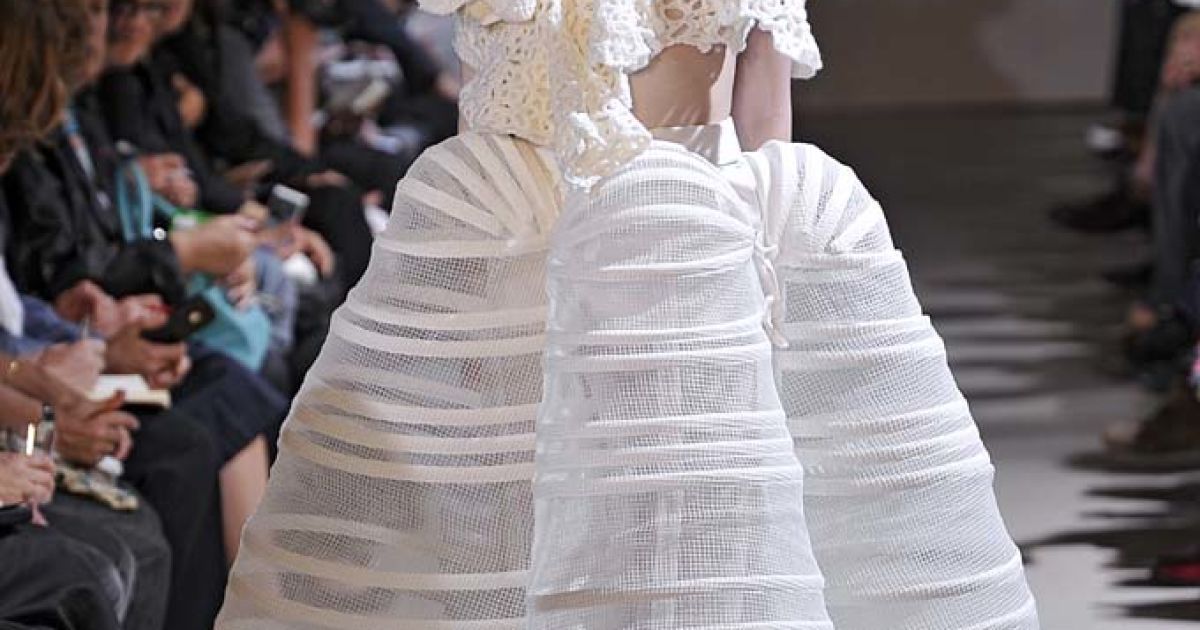 Comme des Garcons прет-а-порте весна-лето 2012 / © EastNews