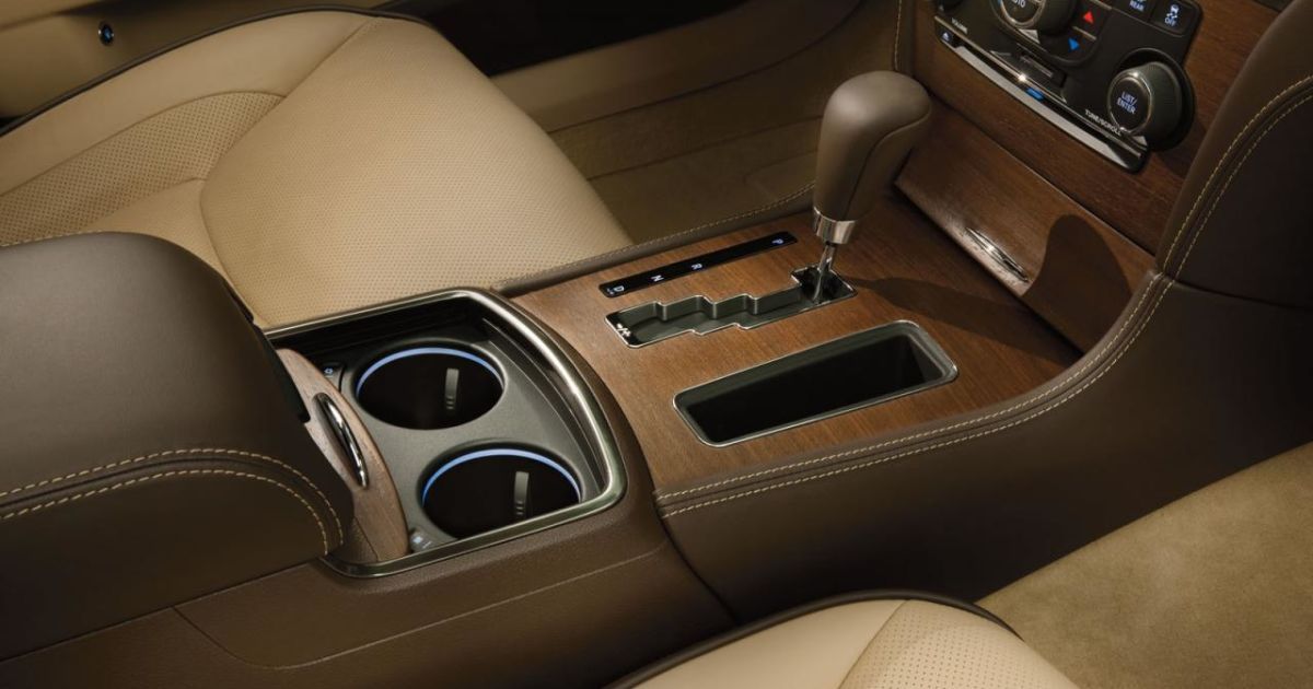 Chrysler 300 Luxury Series _8