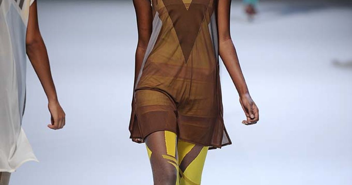 Issey Miyake прет-а-порте весна-лето 2012 / © EastNews