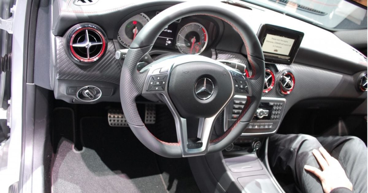 2013 Mercedes-Benz A Class_10