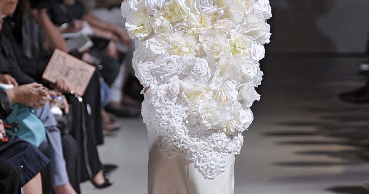 Comme des Garcons прет-а-порте весна-лето 2012 / © EastNews