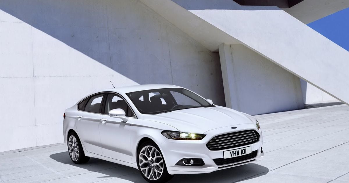 2013 Ford Mondeo Sedan_11